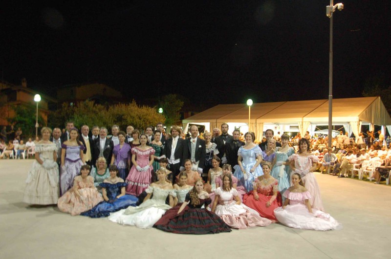 1.FOTO DI GRUPPO.jpg